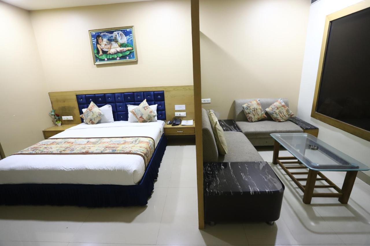 Hotel Blue Pearl Bhopal Esterno foto