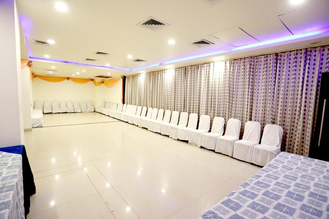 Hotel Blue Pearl Bhopal Esterno foto