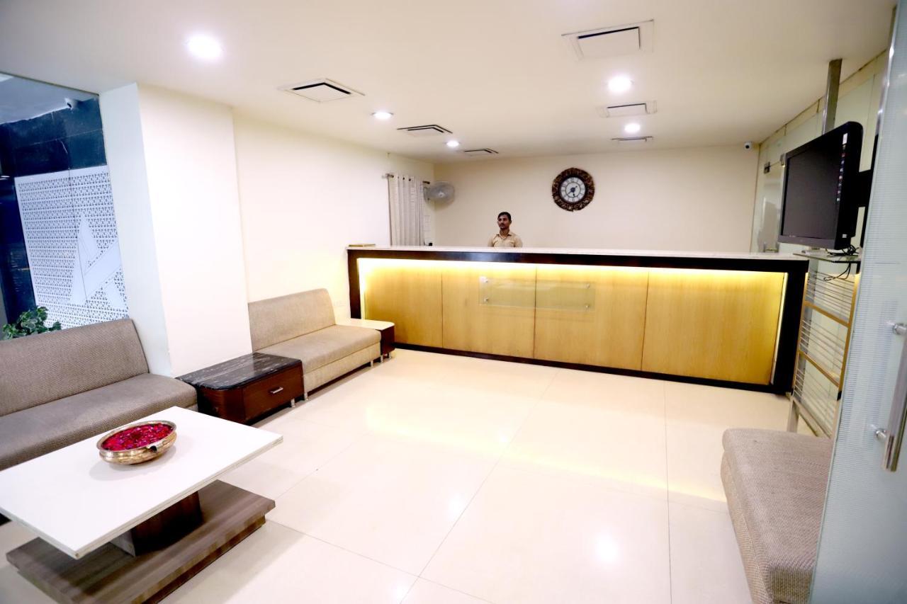 Hotel Blue Pearl Bhopal Esterno foto
