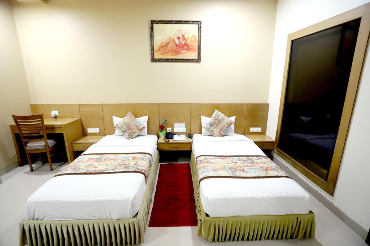 Hotel Blue Pearl Bhopal Esterno foto