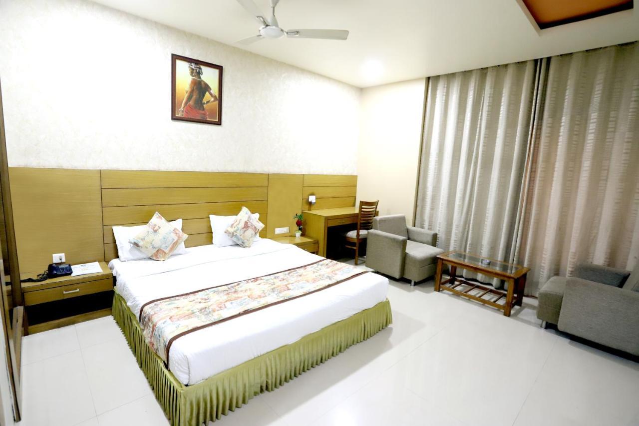 Hotel Blue Pearl Bhopal Esterno foto