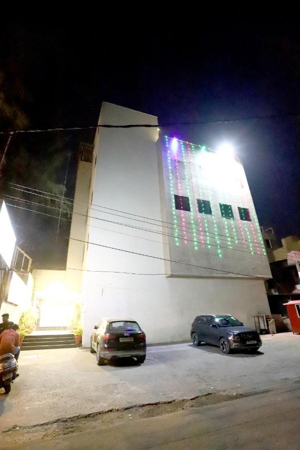Hotel Blue Pearl Bhopal Esterno foto