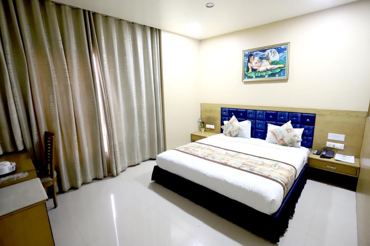 Hotel Blue Pearl Bhopal Esterno foto