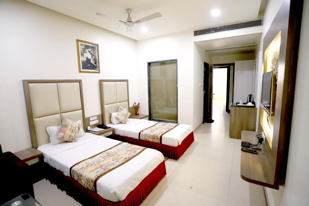 Hotel Blue Pearl Bhopal Esterno foto
