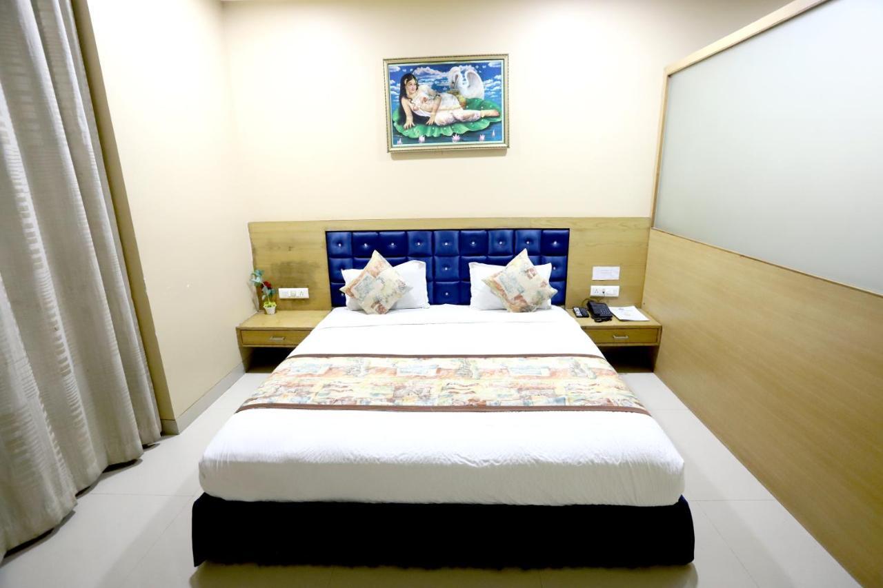 Hotel Blue Pearl Bhopal Esterno foto