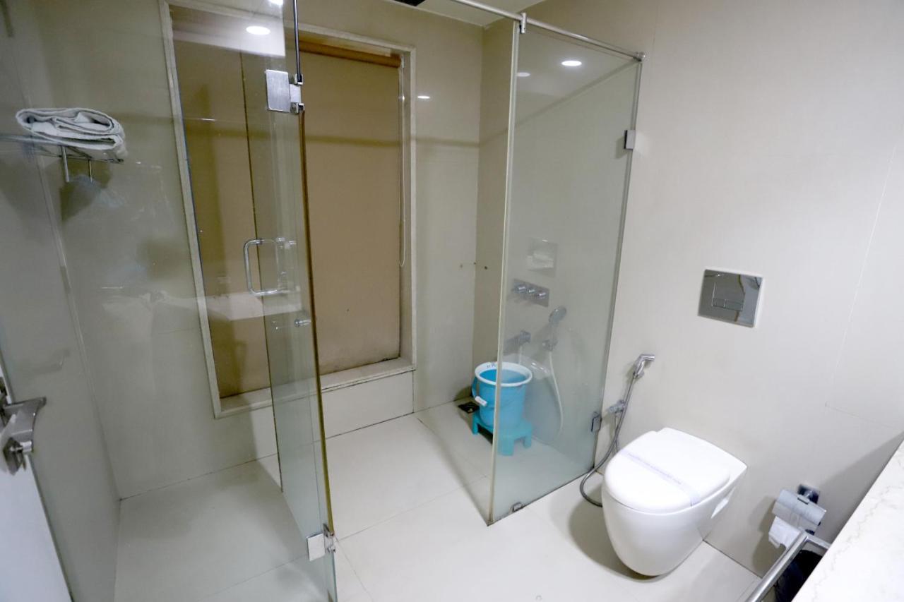 Hotel Blue Pearl Bhopal Esterno foto