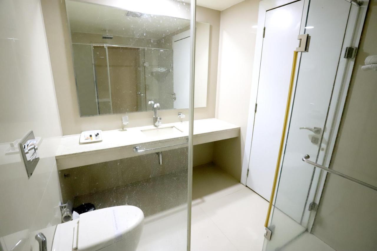 Hotel Blue Pearl Bhopal Esterno foto