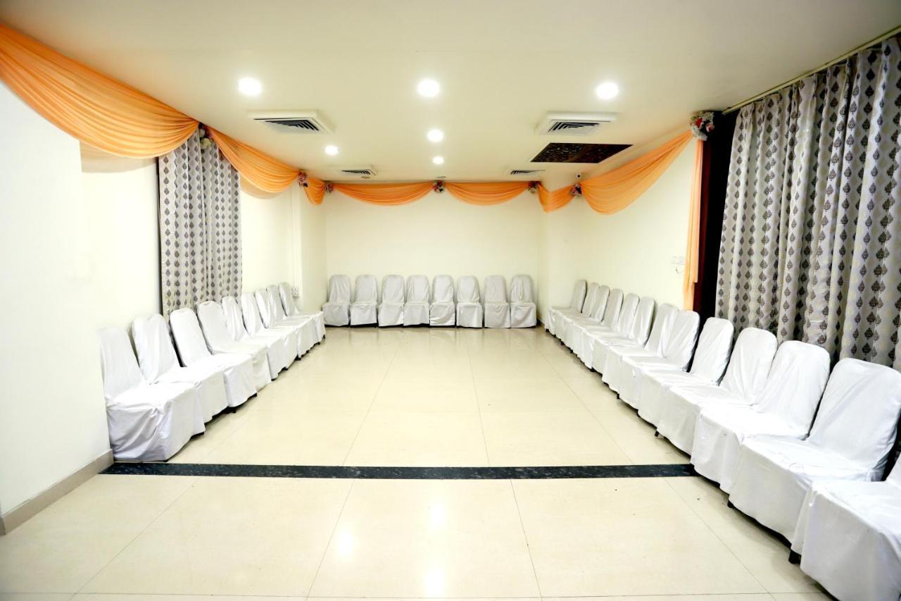 Hotel Blue Pearl Bhopal Esterno foto