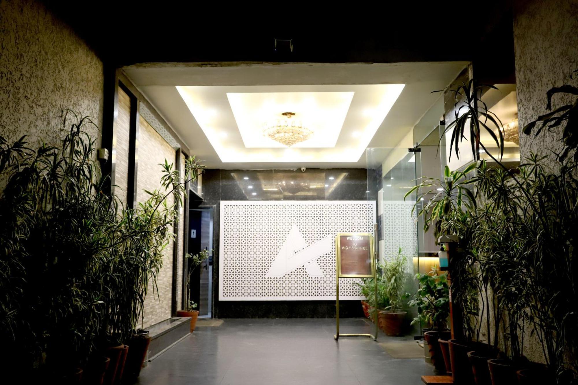 Hotel Blue Pearl Bhopal Esterno foto
